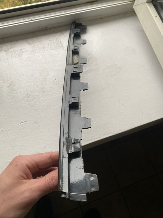 Бампер ,Накладка ,Молдинг переднього бампера jeep cherokee trailhawk