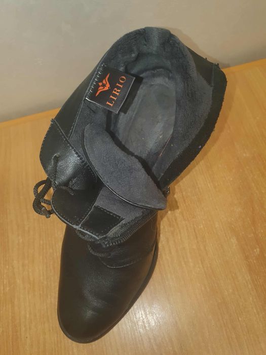 Продам осінні шкіряні ботінки