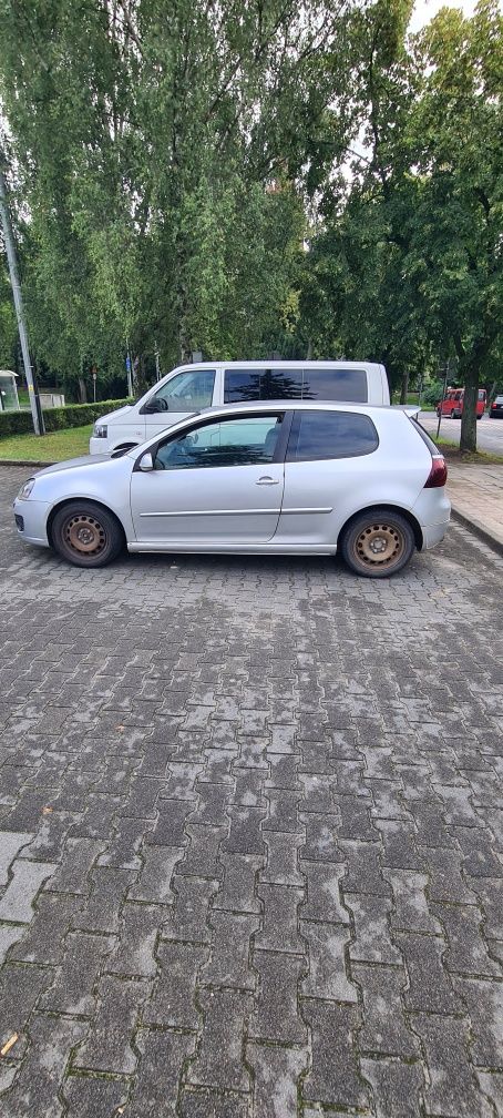 Sprzedam Golfa 5