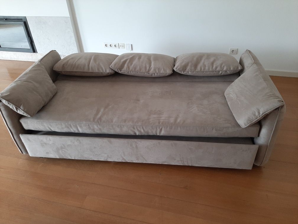 Sofá-cama + cama individual com rodas