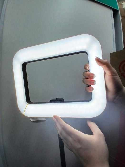 Luz Profissional com Tripé e Bateria Interna