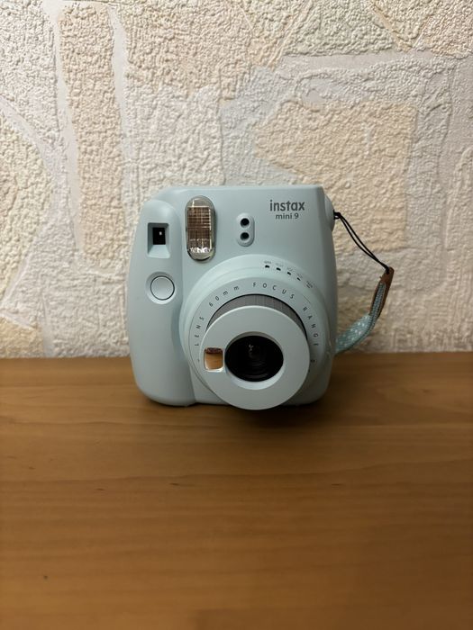 Продам Instax mini 9