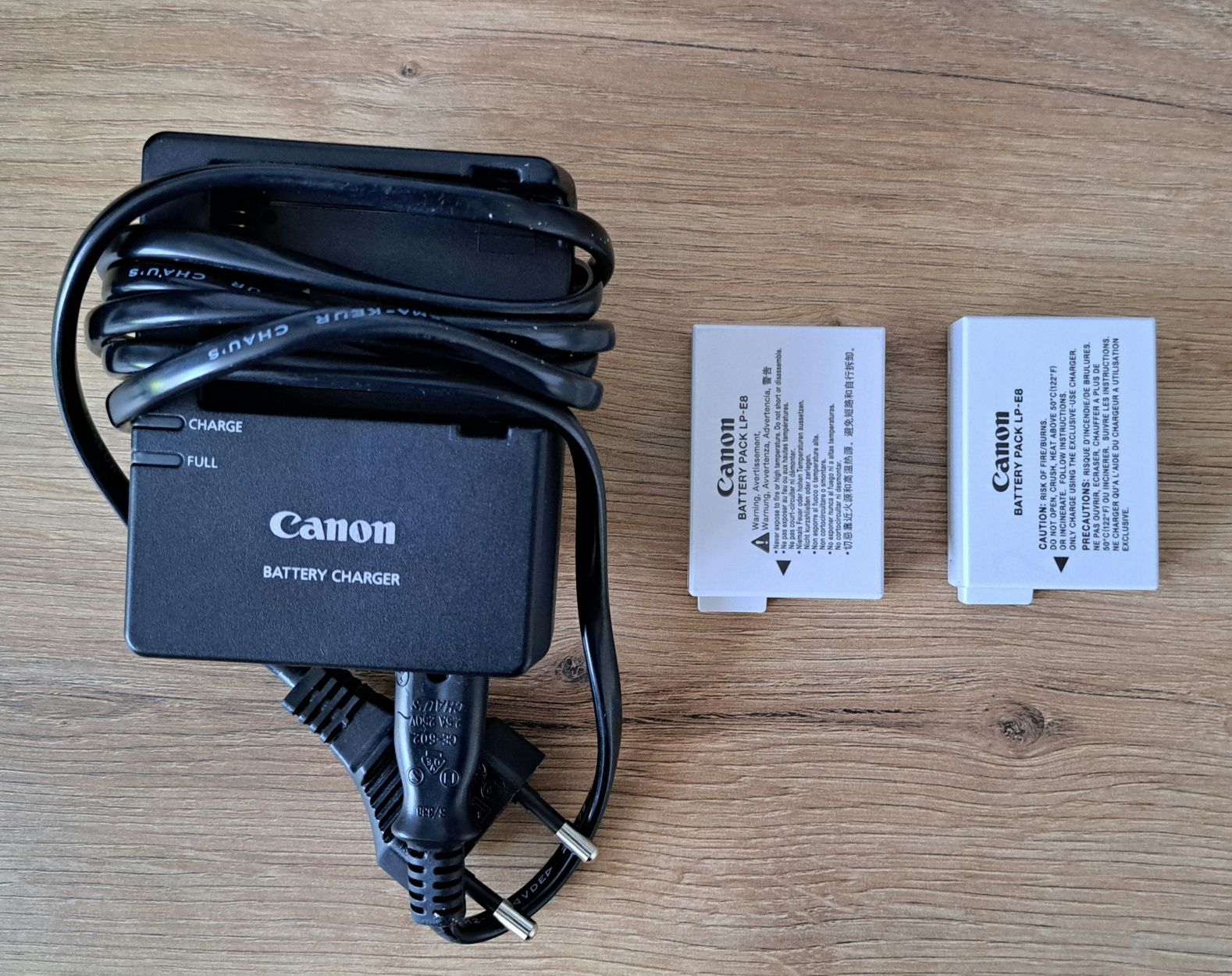 Canon Eos 700D z dodatkami + grip