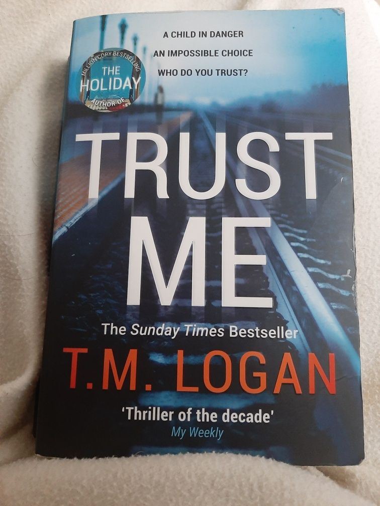 T. M. Logan "Trust me" książka po angielsku