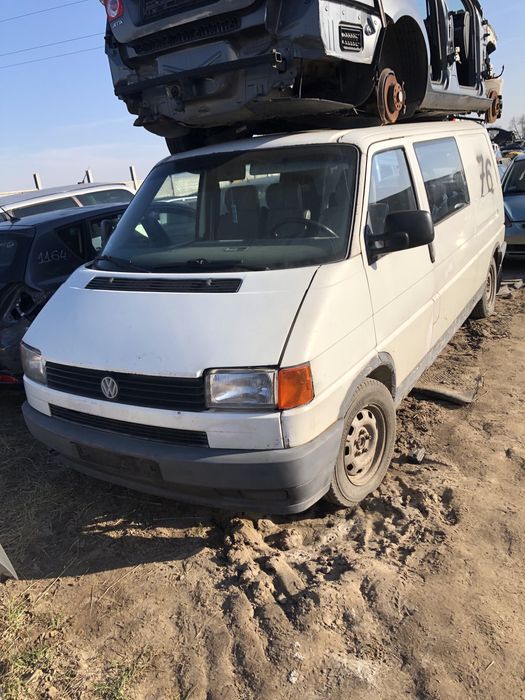 Lampa lewa przednia przód VW Transporter T4