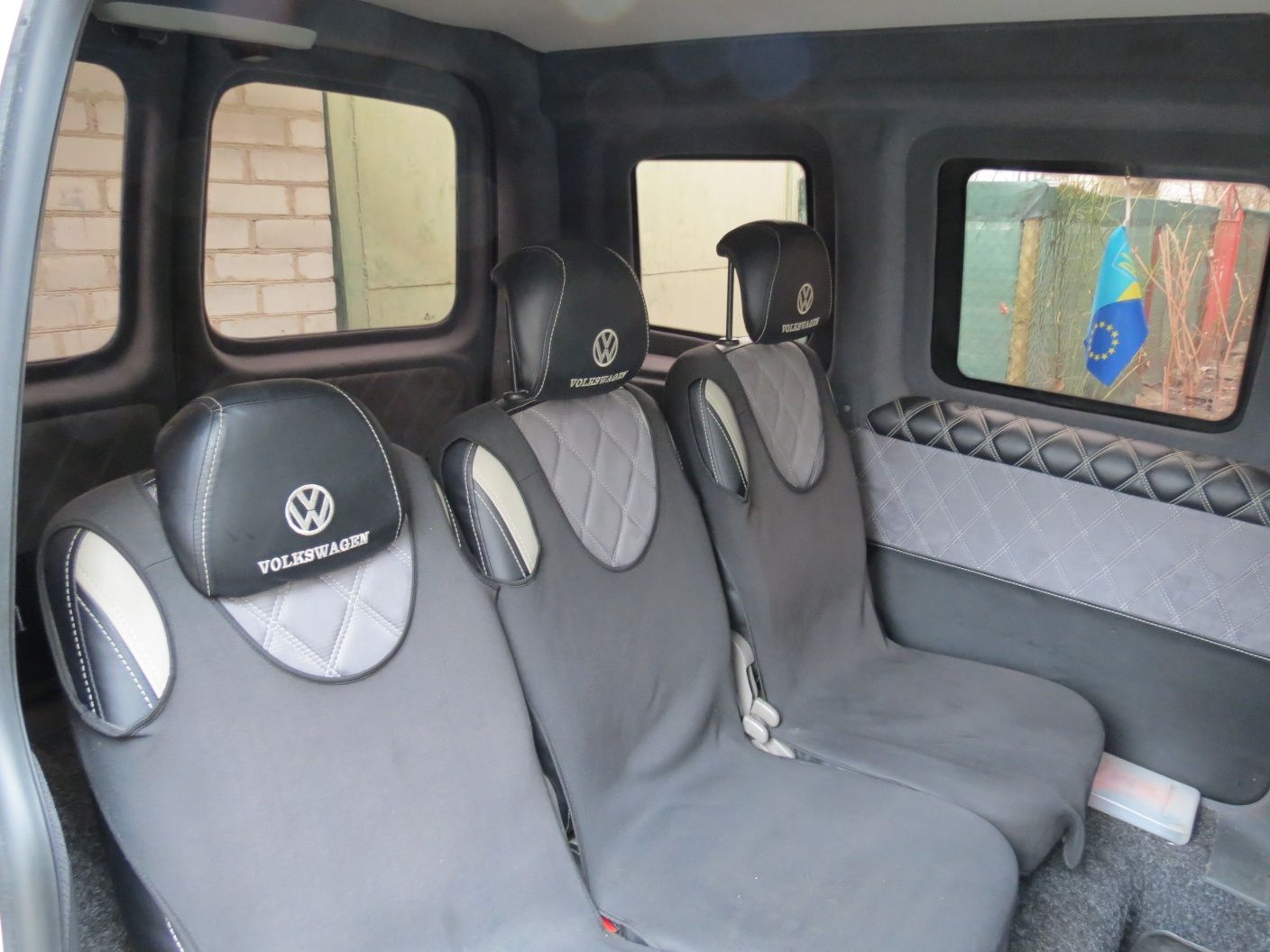 Volkswagen  CADDY 2011