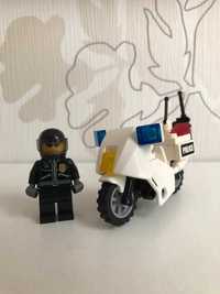 Klocki Lego City Motocykl Policyjny 7235 z 2005r.