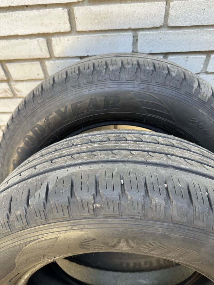 285.60.18 Goodyear EfficientGrip Suv4*4 -2шт