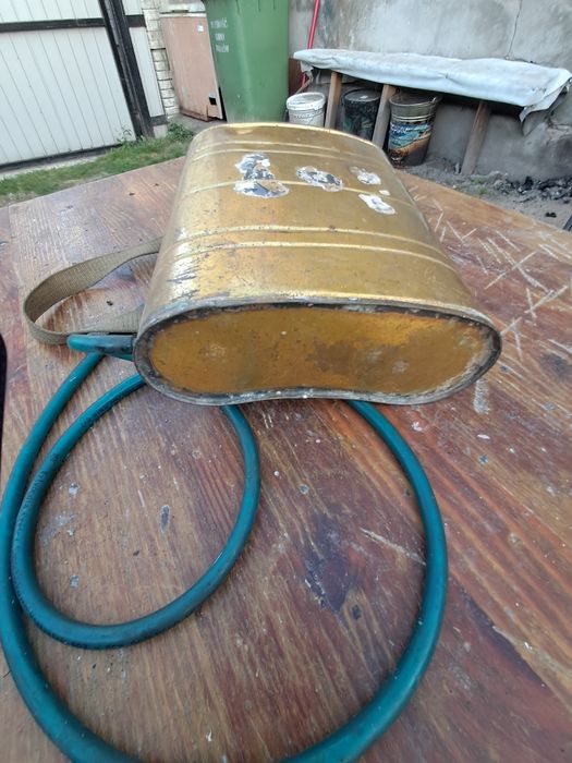 Stary opryskiwacz puzon prl