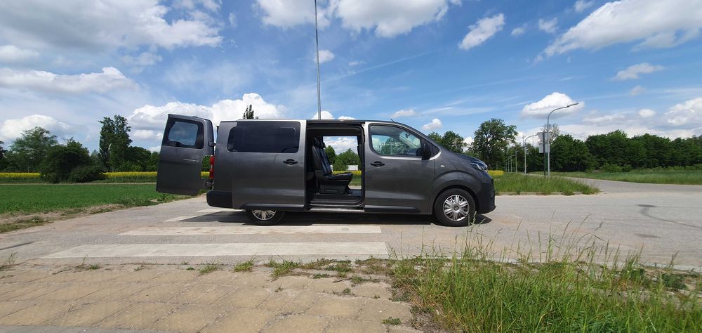 Wynajem busa 9-cio osobowego