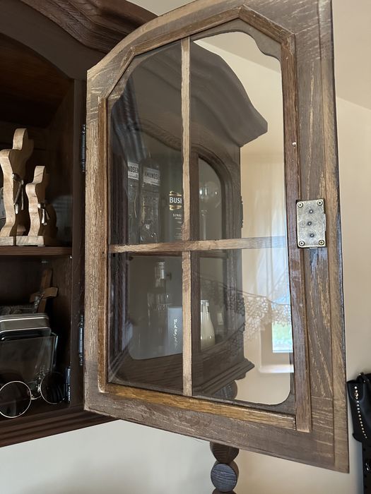 Komoda z wiszącą witryną drewno dębowe fornir