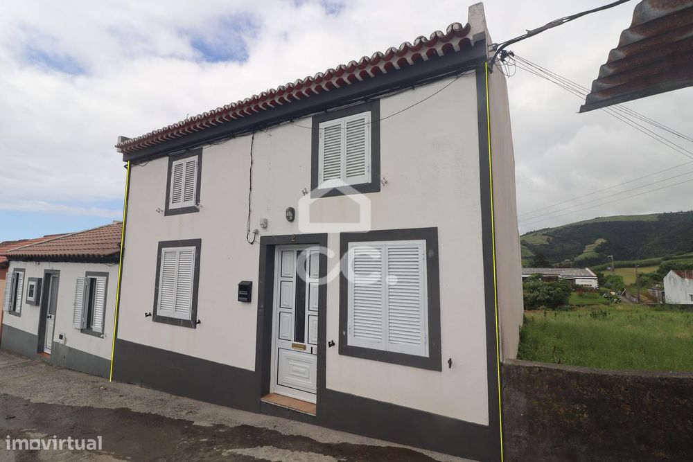 Moradia com 4 Quartos - Povoação