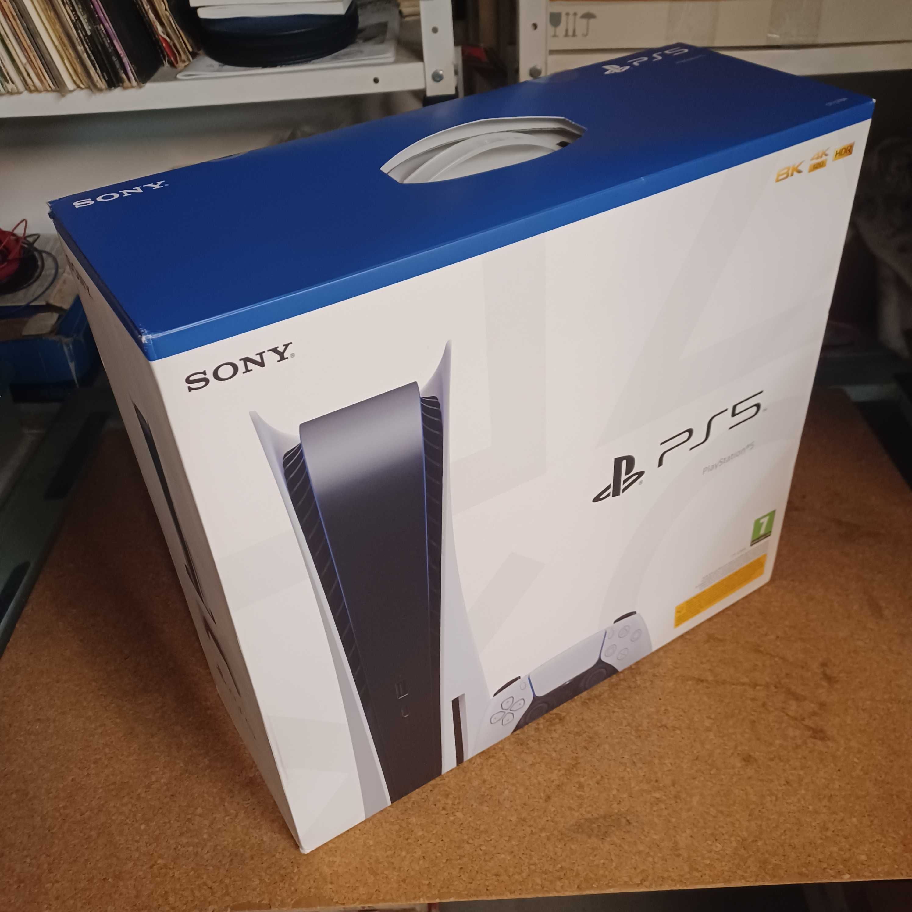 PS5 STANDARD como nova.