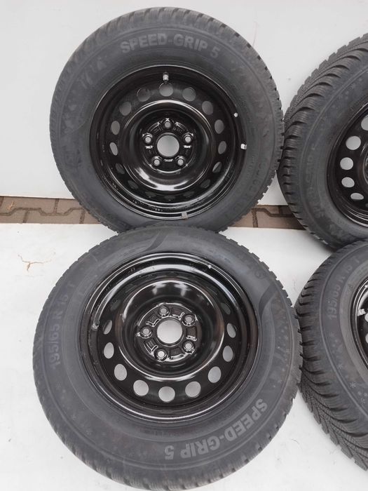 2024R j.NOWE 195/65R15 ZIMOWE 5x114,3 oryginał TOYOTA Corolla e21
