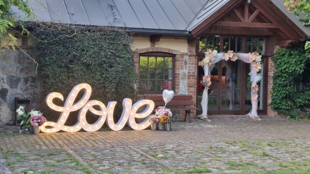 Ciężki Dym, Napis MIŁOŚĆ, Serce, 18 (osiemnastka), Napis LOVE