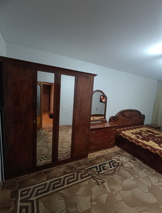 Власник Аренда 2к.кв Жадова Державності