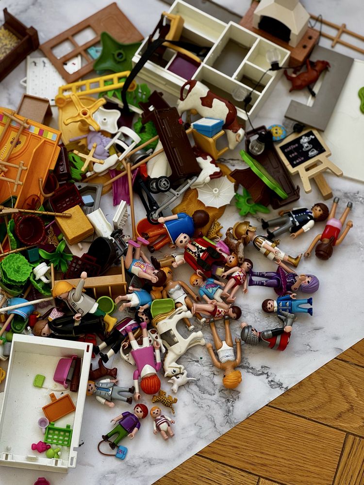 Playmobil klocki 1,6 kg + 2 domki + zwierzęta + figurki