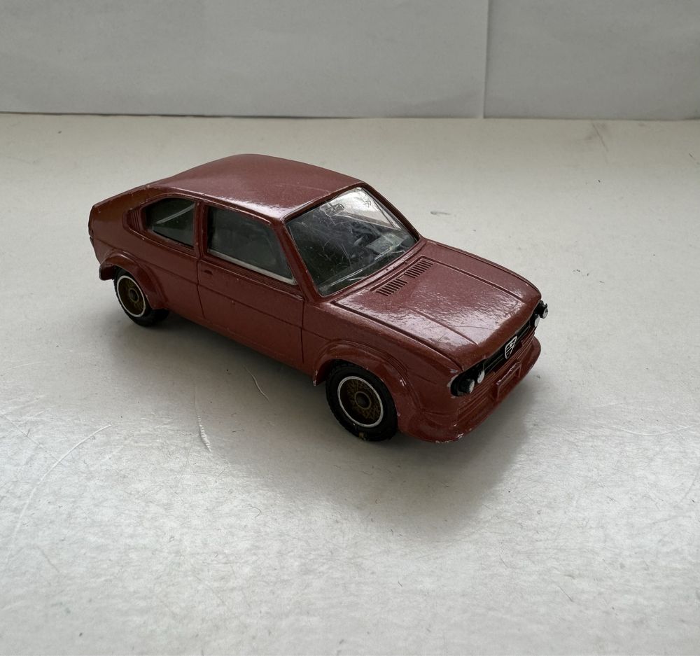 Model samochodu w skali 1:43 Alfasud Alfa Romeo Solido Bburago