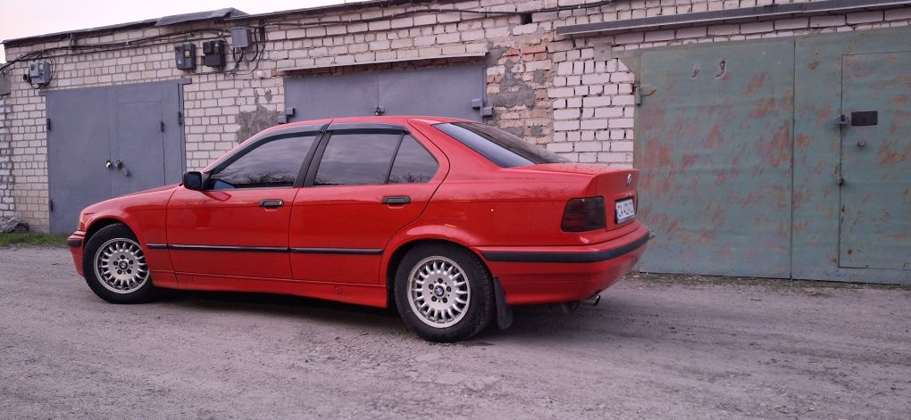 Продам жывую BMW