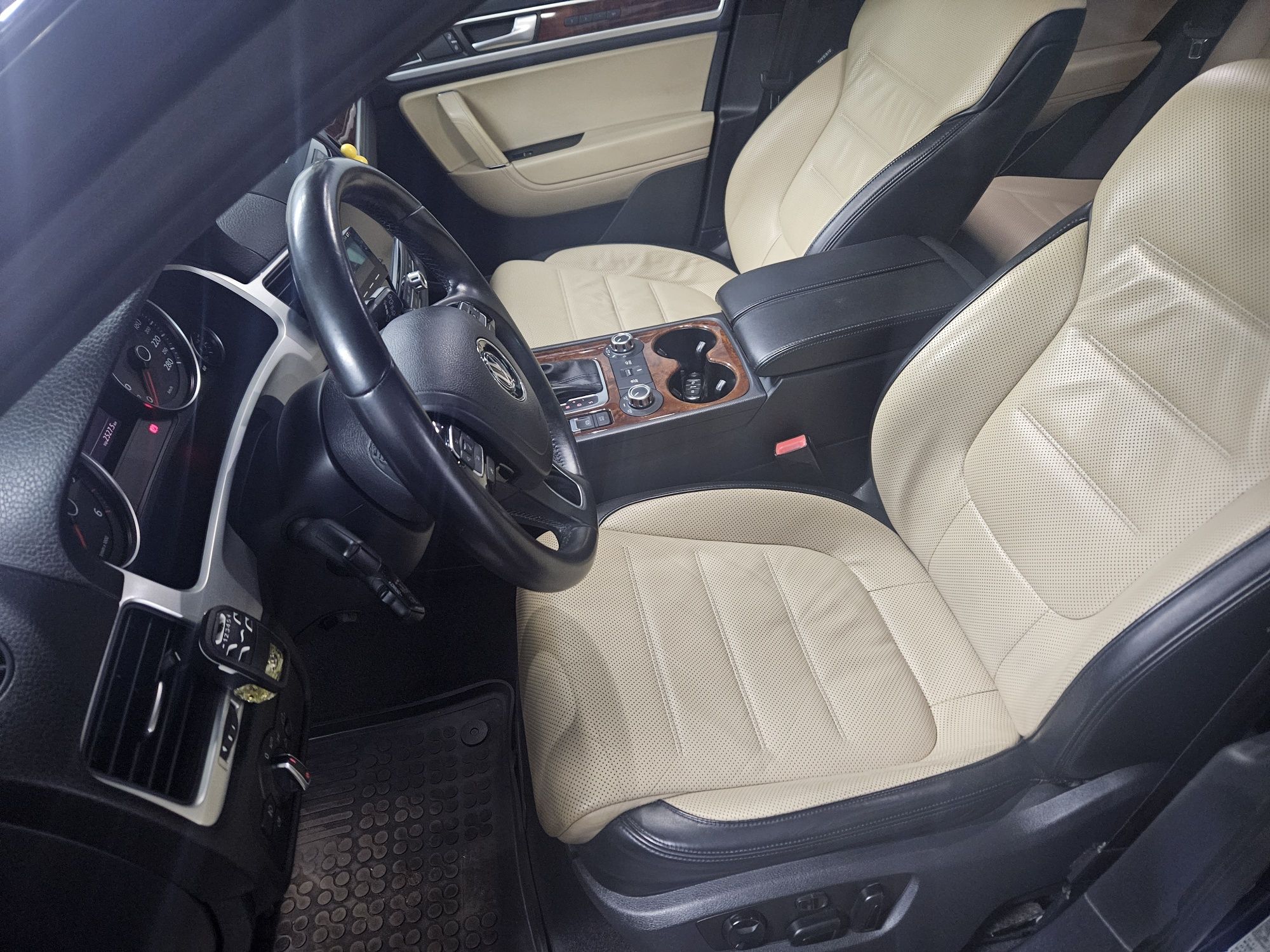 Volkswagen Touareg 2