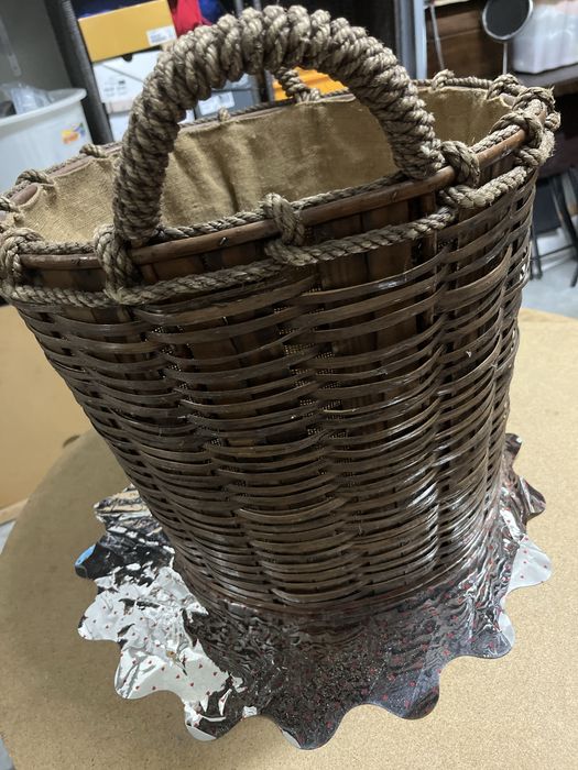 Cesto em verga para lenha