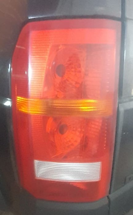 Farolim traseiro esquerdo land rover discovery 3 ano 2005