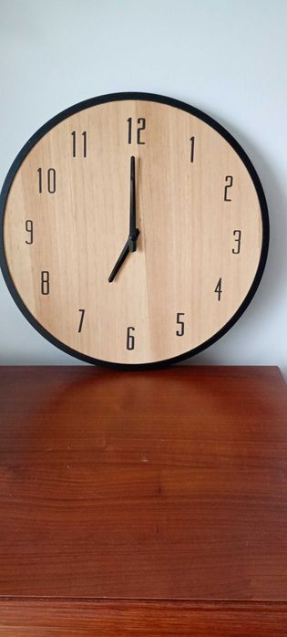 Zegar ścienny wiszący