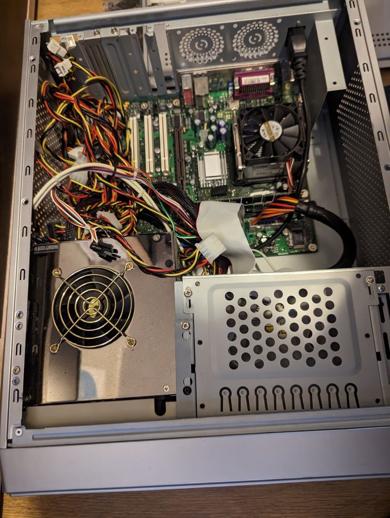 Retro PC 2x1GB DDR Intel Pentium 4