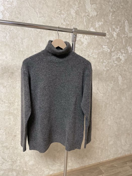 Вільний светр з високим коміром Н&М