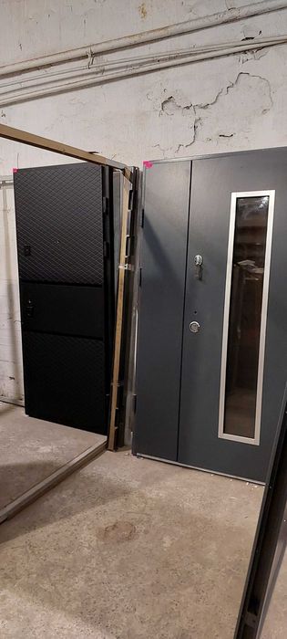 Вуличні вхідні двері в будинок входные броне  двери в дом уличные