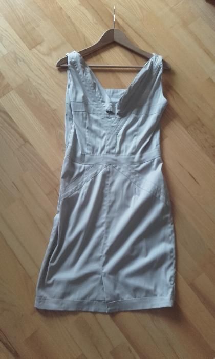 Beżowa sukienka w sportowym stylu Mohito