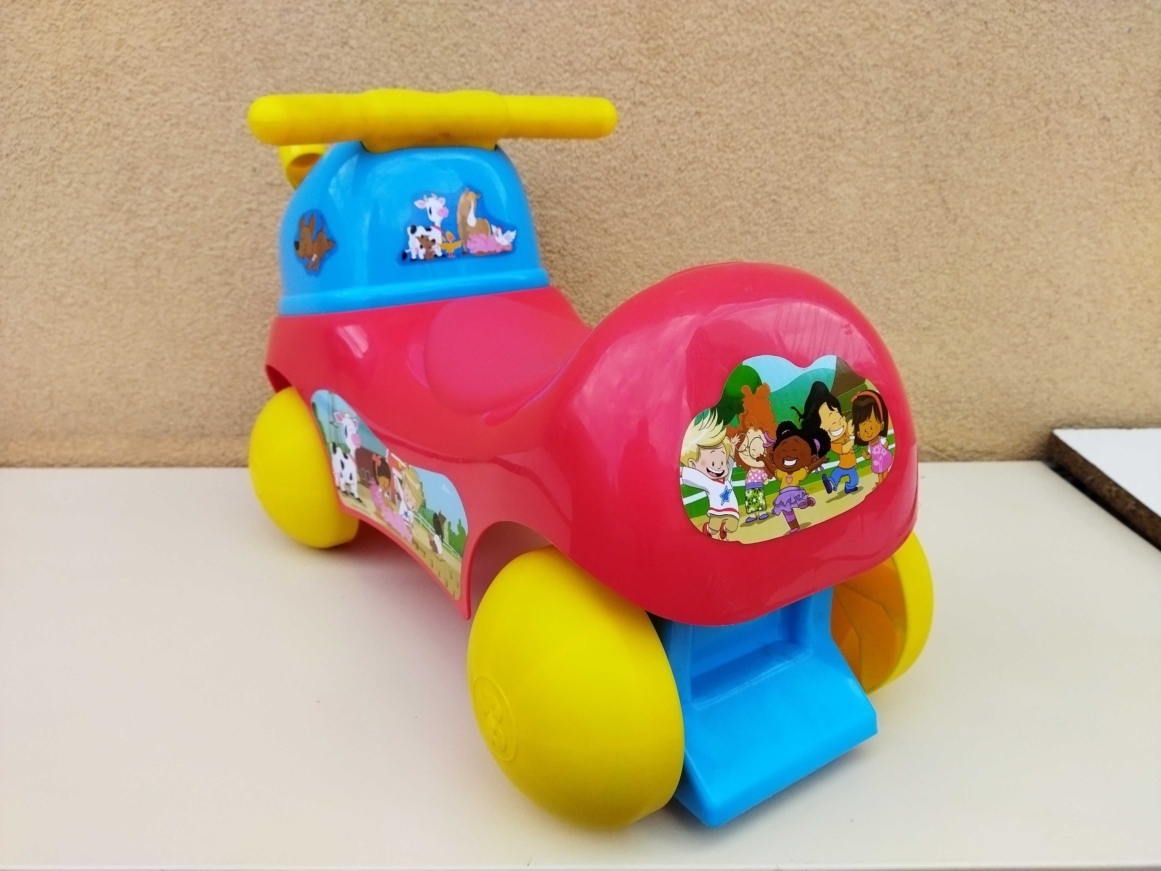Fisher-Price Little People Jeździk Ze Zwierzątkami