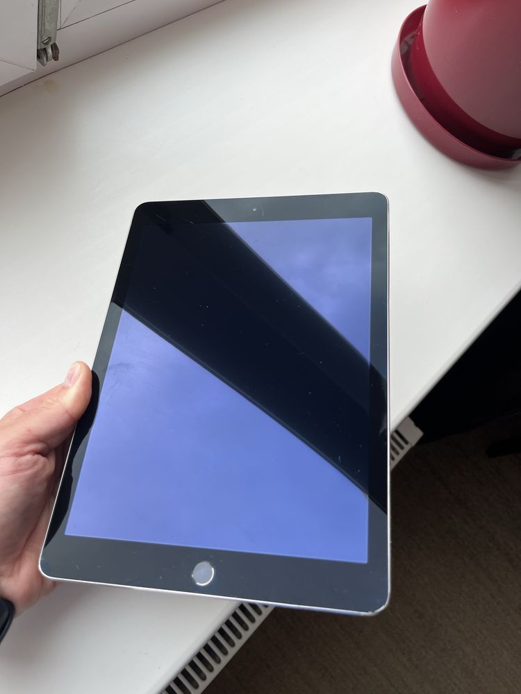 Apple iPad Air 2 16Gb модель А1566 iCloud