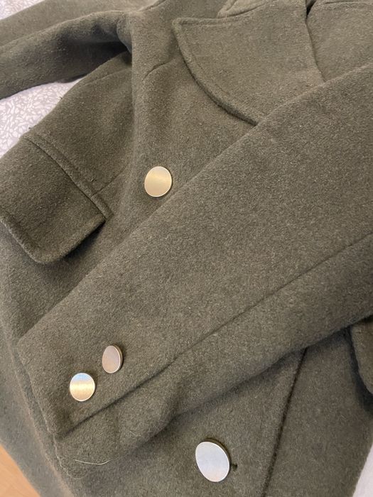 Ciemnozielony / oliwkowy wełniany płaszcz zimowy damski Stradivarius S