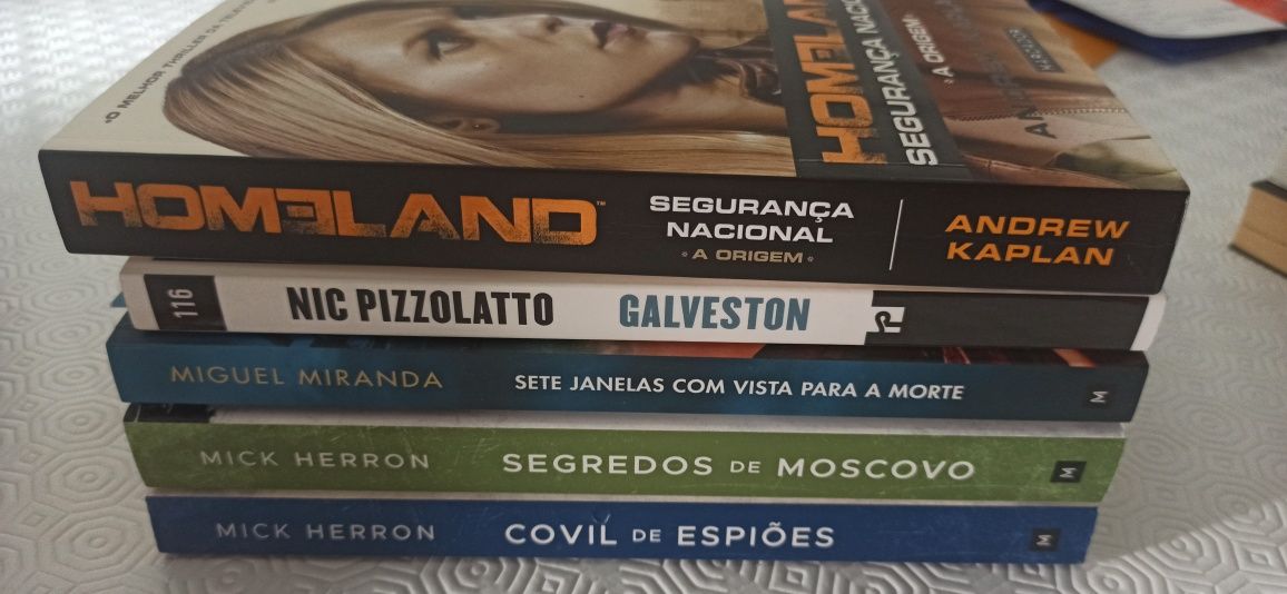 Vários livros 8€ cada