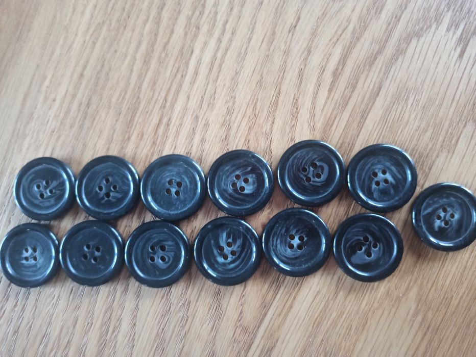 Guziki  63 szt różnej średnicy