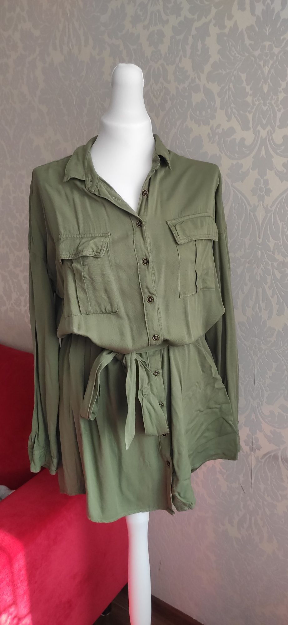 Sukienka khaki z paskiem