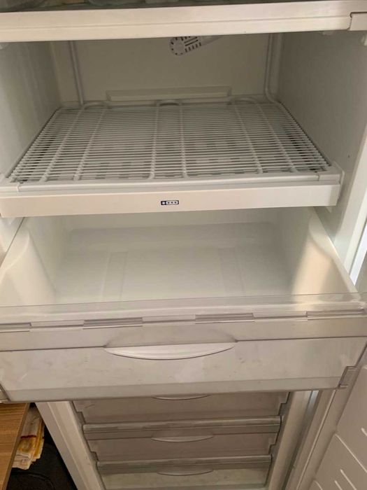 морозильна камера Atlant