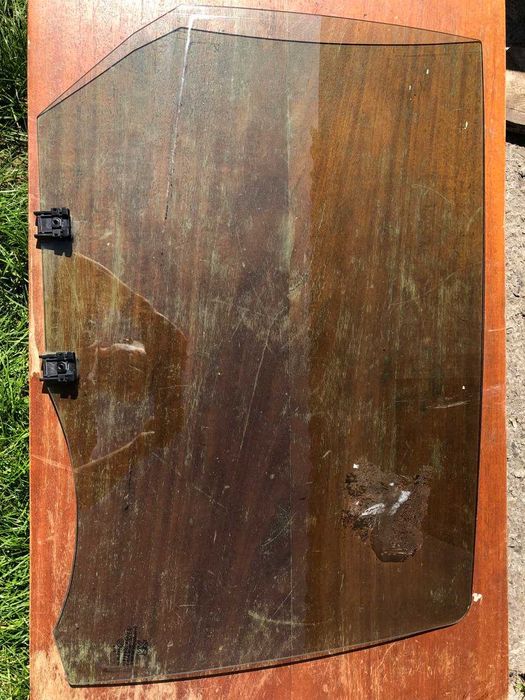 Скло заднє/праве Пежо 308