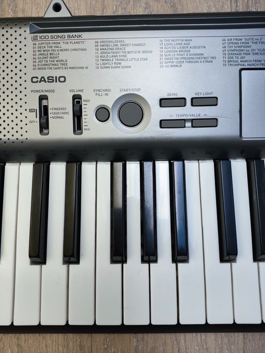 Синтезатор Casio LK-120 Key Lighting System підсвітка клавіш.