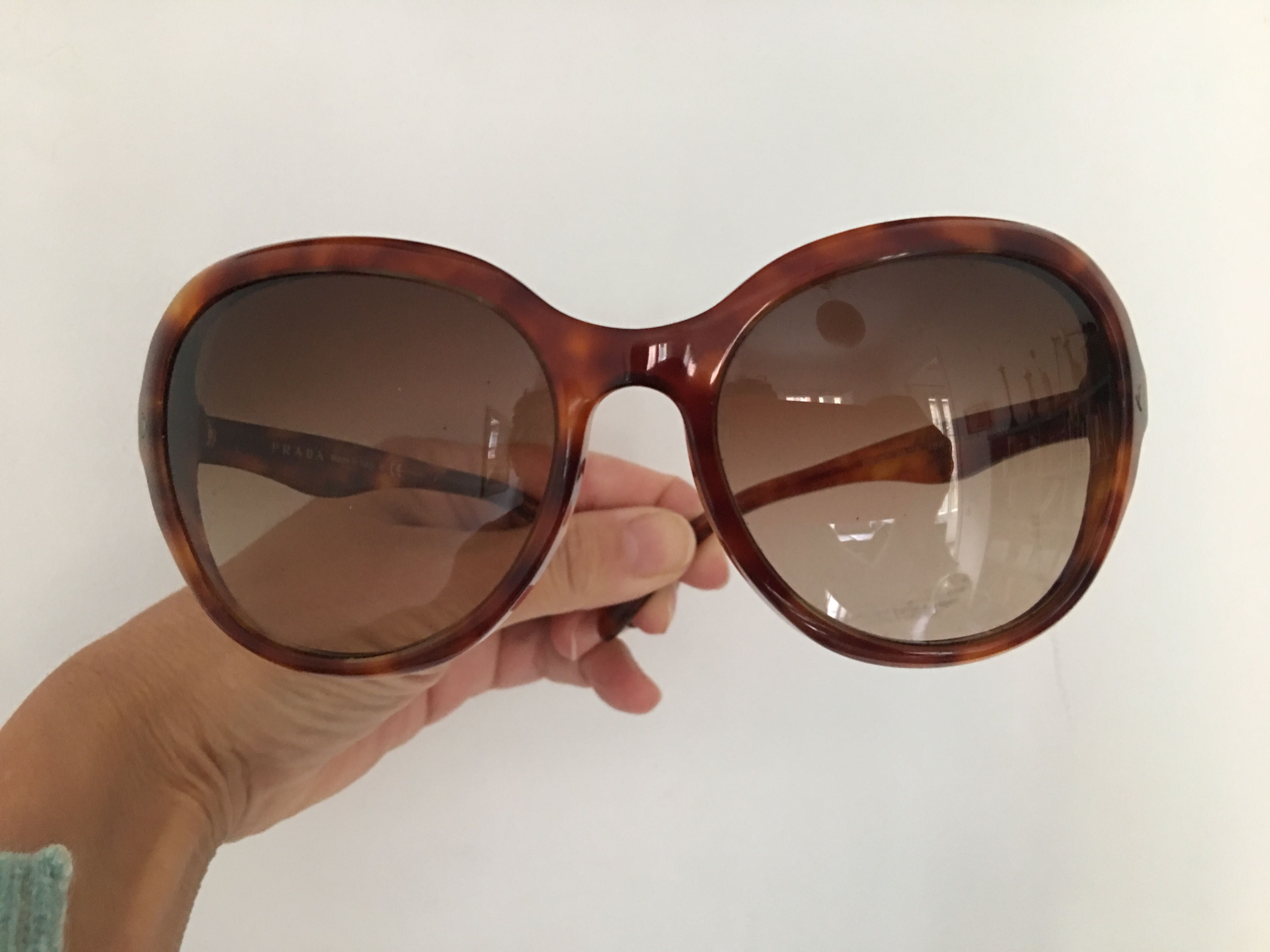 Óculos de Sol Prada Oversized – Tartaruga Clássica