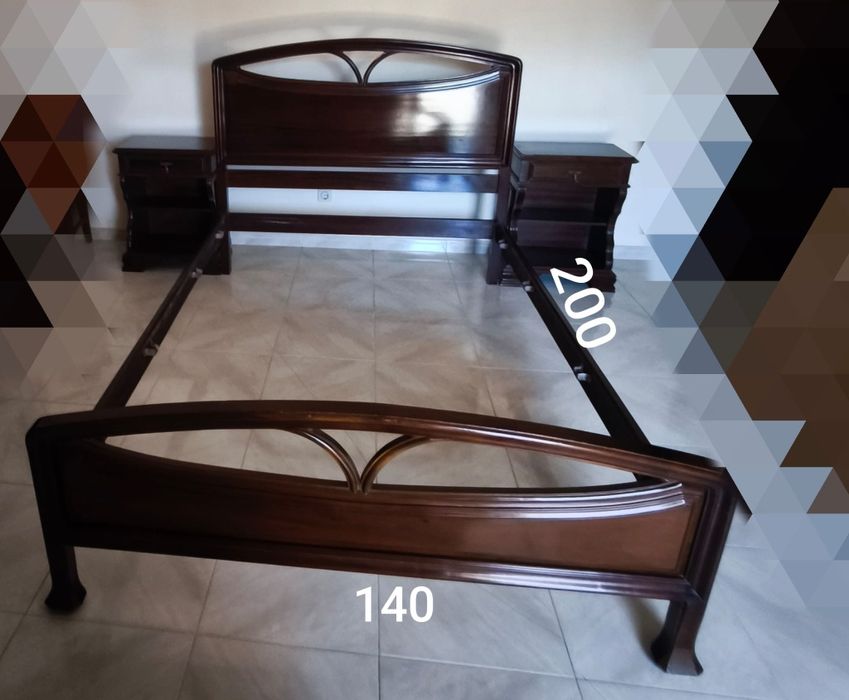 Cama casal e 2 mesas cabeceira