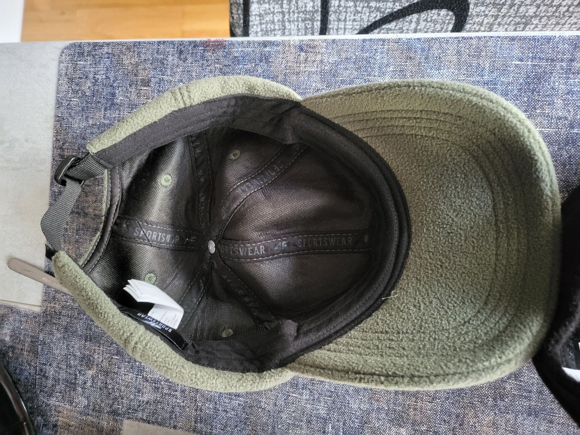 Czapka męska  4f z polaru  x 2 - nowe.