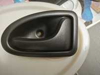 Puxador Interior Porta Dianteira Direita Clio II
RENAULT CLIO II de 19