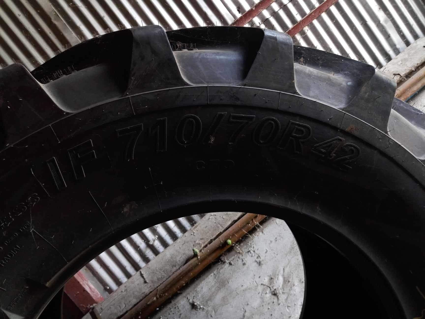 Opona IF 710/70 R42