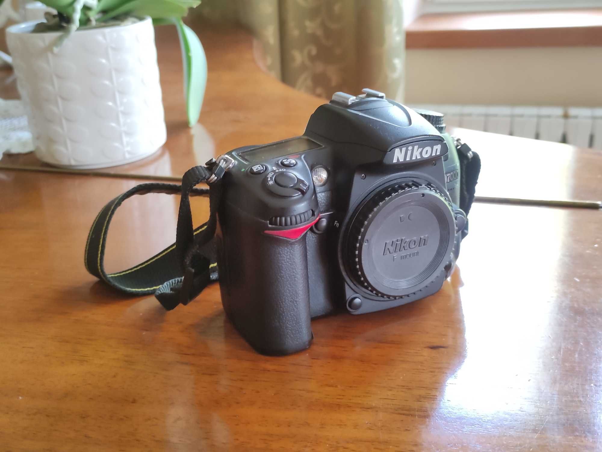Lustrzanka Nikon D7000 niski przebieg!