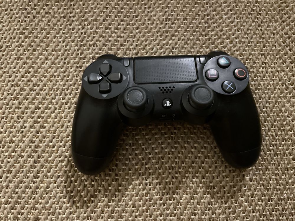 PS4 PRO 1 TB (jogos incluidos)
