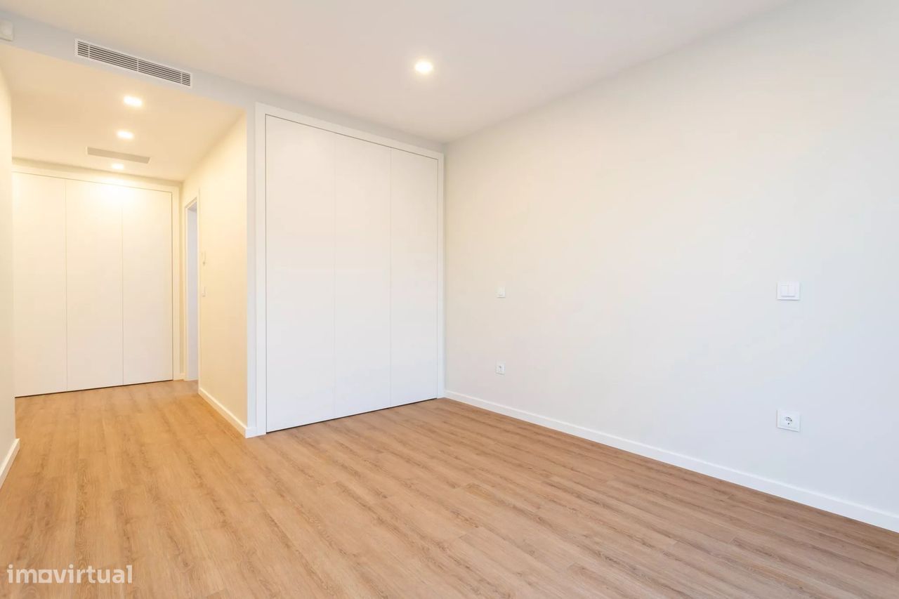 Apartamento T4 no Condomínio VILLA ROMÃO em Carnaxide
