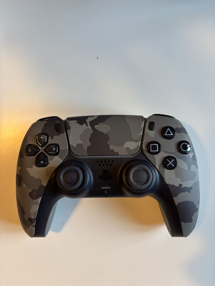 PS5 Playstation 5 dwa pady/kontrolery + podstawka / stand, stan igła
