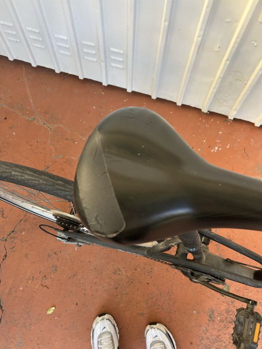 Bicicleta preta cidade
